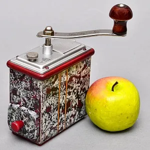 Винтажная Узкая Ручная Механическая Кофемолка «Мокка» Zassenhaus Германия.