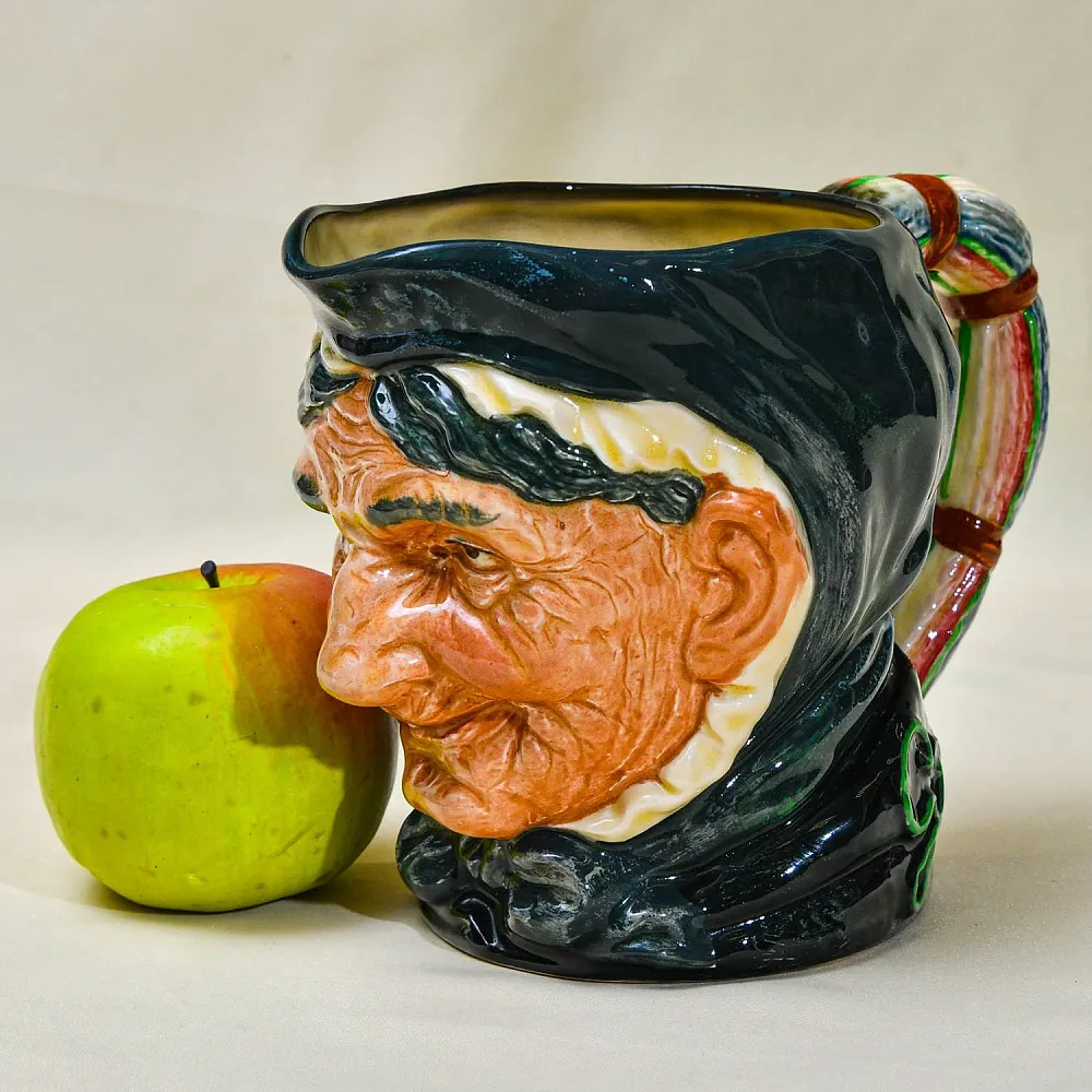 Авторский Фарфоровый Кувшин «Бабушка», Royal Doulton Англия, 1941 - 1955 годы.