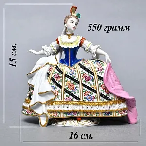 Антикварная статуэтка «Дама - Королевский прием», Фарфор SITZENDORF Германия, 1884 - 1902 годы.