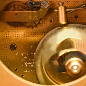 Винтажные Каминные Механические Фарфоровые Часы с боем «Время Роз», Franz Hermle & Sohn Германия 50 гг. 