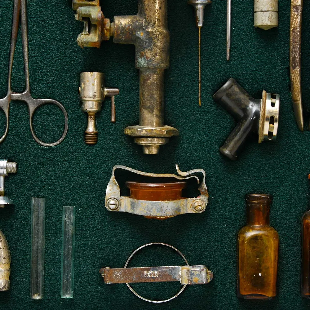 Коллекционное Настенное Панно - Картина «Медицинские Приборы», СССР -40гг. ХХ века.