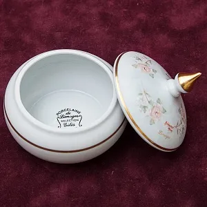 Шкатулка - Бонбоньерка из серии «JILIS» Фарфор Лимож Limoges Франция -70 гг.