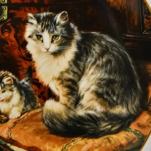 Коллекционная Фарфоровая тарелка «Кошка и котята - Игра в гостиной», W.J.GEORGE США - 1991 год.