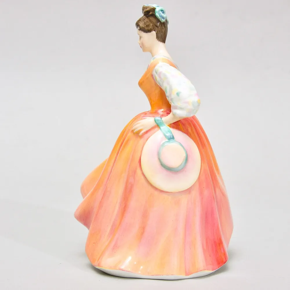Коллекционная Фарфоровая статуэтка «Прекрасная Леди», Royal Doulton Англия.
