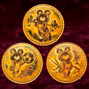 Набор из Трёх Декоративных Плакеток «ОЛИМПИЙСКИЙ МИШКА»  ЗиК Конаково СССР -1980 год.