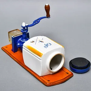 Редкая! Фарфоровая Настенная Ручная Механическая Кофемолка Hard Trep, Голландия.