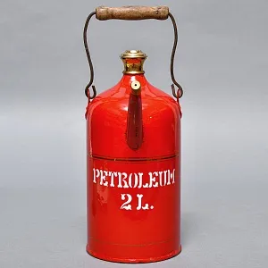 Антикварная Канистра для бензина - Эмалированный Бидон на 2 литра, Германия начало ХХ века.