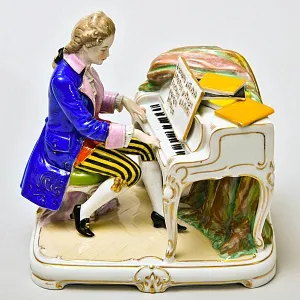 Старинная Фарфоровая Статуэтка «Пианист - Моцарт», Scheibe - Alsbach Германия.