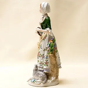 Коллекционная Фарфоровая Статуэтка «Весёлая Пастушка» Н-24см. SITZENDORF, Германия - 50гг..