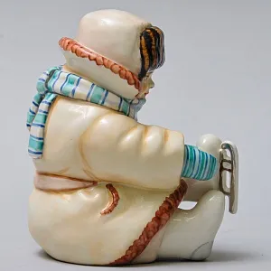 Авторская Коллекционная Фарфоровая Статуэтка «Первые Коньки», Россия.