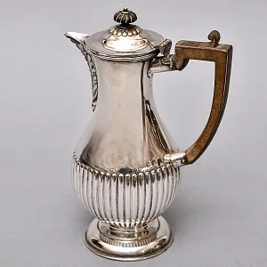 Винтажный Металлический Кофейник - Кувшин на 0,8 л. Silverplated, William Hutton&Sons Англия, начало ХХ века.