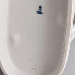 Антикварная Фаофоровая Статуэтка «Охотник с собакой», Wiener Porzellanmanufaktur Augarten, Австрия первая половина ХХ века.