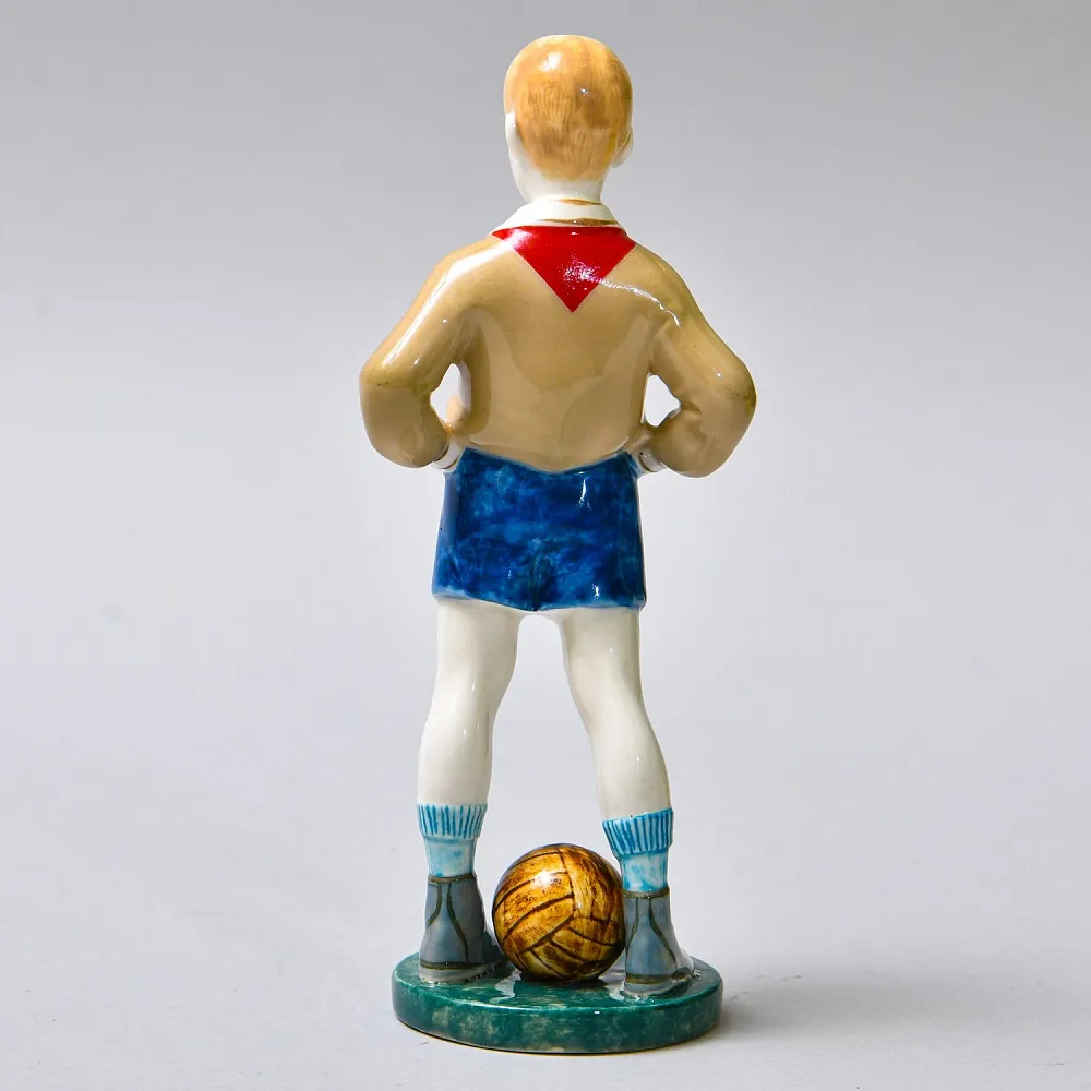 Авторская Коллекционная Фарфоровая Статуэтка «Юный Футболист», Россия.