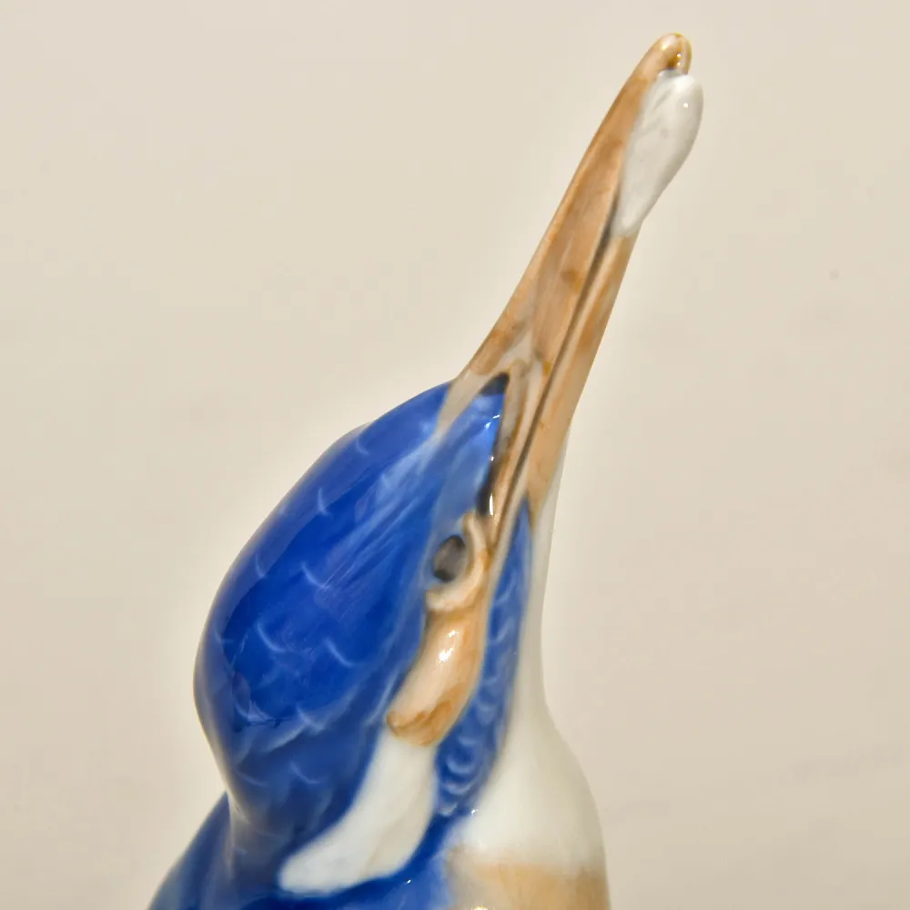 Коллекционная Фарфоровая Статуэтка «ПТИЦА. ЗИМОРОДОК С РЫБОЙ», ROYAL COPENHAGEN Дания.