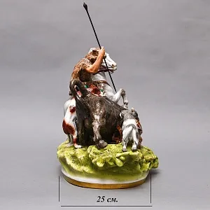 Антикварная Фарфоровая статуэтка «ОХОТА НА БЫКА», Scheibe-Alsbach Германия, первая половина ХХ века. 