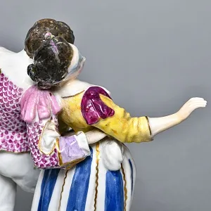 Коллекционная Фарфоровая статуэтка «Пара на Карнавале», Edme Samson Франция, 1940 - 1969 годы. 