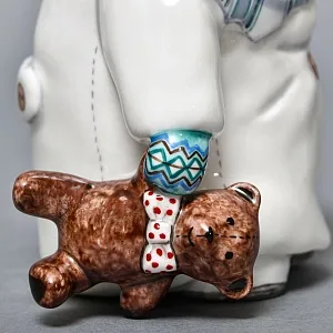 Авторская Коллекционная Фарфоровая Статуэтка «Укутыш - Прогулка с Мишкой», Россия.