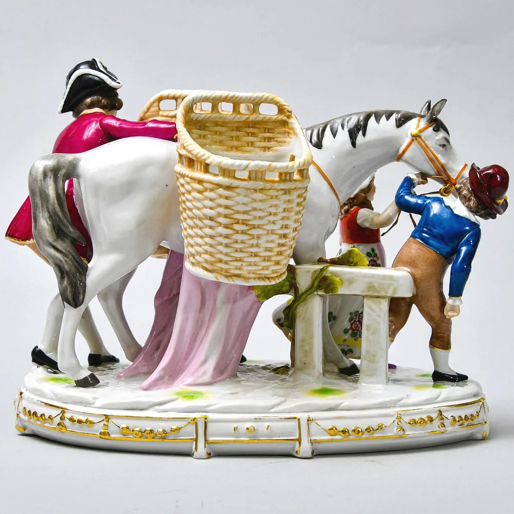 Антикварная Статуэтка - Салфетница «Дети и мул», фарфор SITZENDORF, Германия 1884 - 1902 годы.