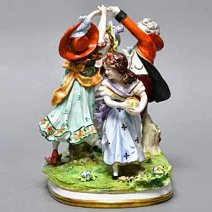 Большая Антикварная Статуэтка «Детские забавы - Ручеек», фарфор Scheibe - Alsbach, Германия.
