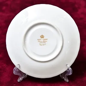 Коллекционная Фарфоровая Кофейная пара «Белое Золото», ROYAL ALBERT Англия, вторая половина ХХ века.