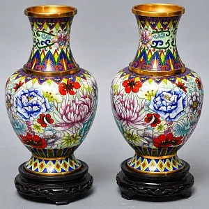 Декоративные Парные Вазы «Летний сад» в технике «Клуазоне» Н -30 см., Китай 50 -е годы ХХ века.