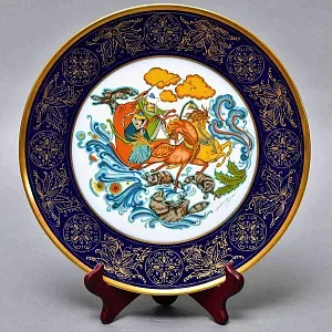 Коллекционное Блюдо - Тарелка «Мифы, сказания. Битва с волками» Фарфор, Hutschenreuther Германия. 