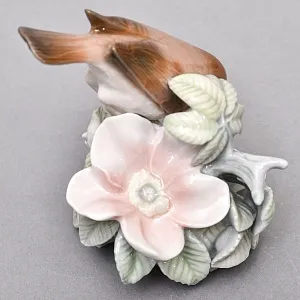  Коллекционная фарфоровая статуэтка «Птица и божья коровка на цветке», Lladro Испания. 