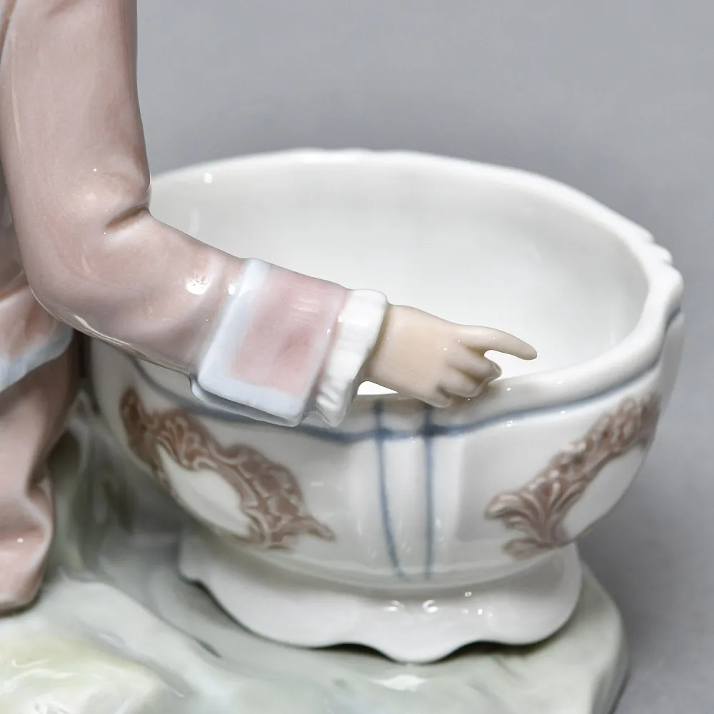 Парные Фарфоровые статуэтки - подставки для ювелирных украшений «Дама и кавалер», Lladro Испания. 