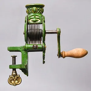 Редкость! Старинная Антикварная Чугунная Ручная Лапшерезка, Италия начало ХХ века.