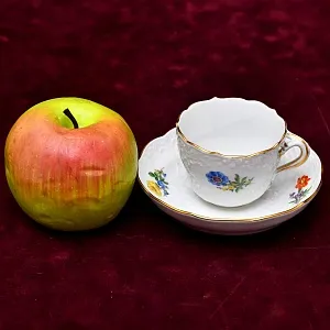 Коллекционая Кофейная пара «Цветочная россыпь», Фарфор MEISSEN Германия, первая половина ХХ века.