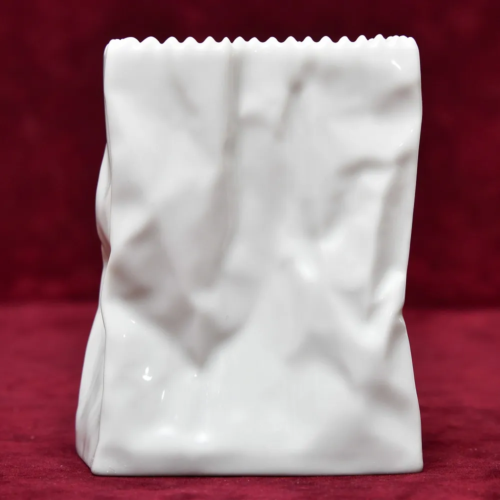 Миниатюрная Фарфоровая Вазочка «Мятый пакет», Rosenthal Германия - 1979 год. 