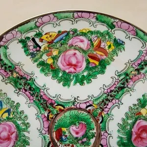 Редкость! Коллекционная Тарелка - Блюдо «Розовый Сад» Фарфор Saji, Япония, 50 -е годы ХХ века.