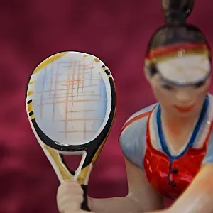 Авторская Фарфоровая статуэтка «ТЕННИСИСТКА», ДФЗ Дулево Россия.