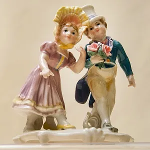 Редкость!!! Фарфоровая Статуэтка «Букет для Мамы», Карл Энс / Karl Ens, Германия, 30-е гг.