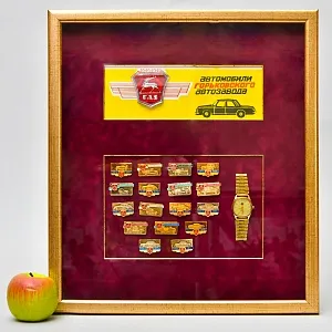 Памятное Подарочное Панно - Значки «Автомобили Горьковского автозавода»,  ГАЗ - СССР - 1984 год. 