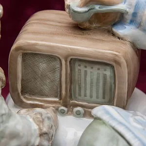 Большая Коллекционная Фарфоровая статуэтка «Дальний Север», Россия ДФЗ Дулево.