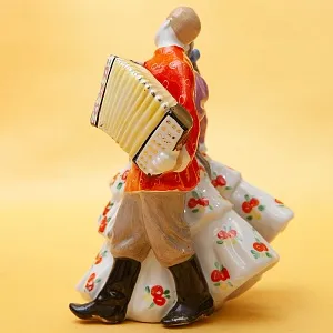 Фарфоровая Статуэтка «Танец - Кадриль» СССР ДФЗ Дулево -1964 -1968 годы. 