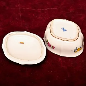 Коллекционная Шкатулка - Бонбоньерка «КОЛОКОЛЬЧИК», Фарфор MEISSEN Германия, середина ХХ века.