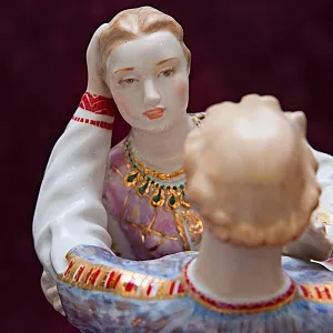 Редкость! Авторская Роспись - Фарфоровая Статуэтка «РУСЛАН И ЛЮДМИЛА» РОССИЯ ДФЗ Дулево.