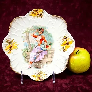 Редкость! Антикварная Фарфоровая Тарелка - Блюдо «ВИШНЕВАЯ ФЕЯ», Works Karlsbad, Австрия конец XIX - начало ХХ века.