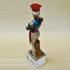 Коллекционная Фарфоровая статуэтка «Офицер» из серии «Армия Наполеона», Capodimonte Италия.
