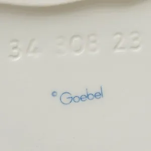 Коллекционная Фарфоровая Статуэтка «Милый Зайка», GOEBEL, Германия - 1979 год.