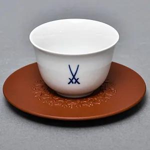 Коллекционная Фарфоровая Кофейная пара - пиала с блюдцем  MEISSEN / МЕЙСЕН, Германия.