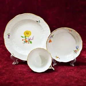 Коллекционная Фарфоровая Чайная пара + Тарелка (Тройка) из серии BLUME, MEISSEN Германия.