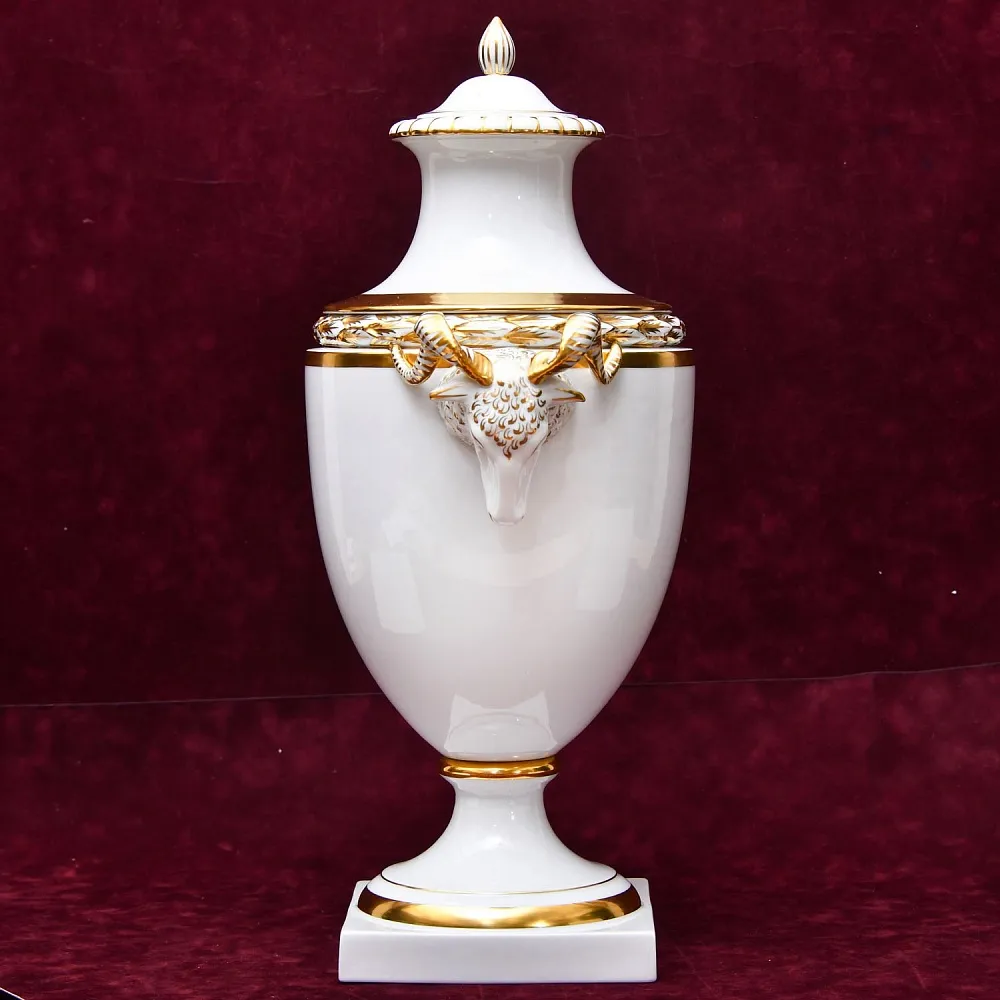 Коллекционный Фарфоровый Вазон - Ваза с крышкой в стиле АМПИР, Furstenberg Германия.