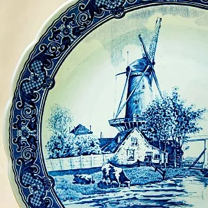Фарфоровое Блюдо - Тарелка «МЕЛЬНИЦА НА РЕКЕ», ROYAL SPHINX Holland DELFTs, d-30 см.