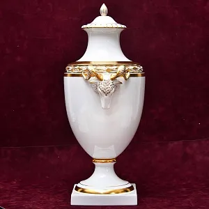 Коллекционный Фарфоровый Вазон - Ваза с крышкой в стиле АМПИР, Furstenberg Германия.