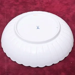 Сервировочная Тарелка - Блюдо - Сухарница  из коллекции BLUMEN, Фарфор MEISSEN Германия, 1974 год.