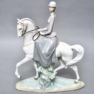 Коллекционная Фарфоровая статуэтка «Прекрасная наездница», Lladro Испания, 1984 - 1989 годы.