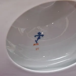 Коллекционный Фарфоровый Вазон - Ваза с крышкой в стиле АМПИР, Furstenberg Германия.